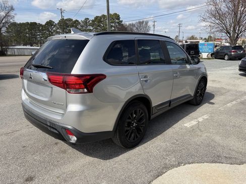 Used 2019 Mitsubishi Outlander LE image 6
