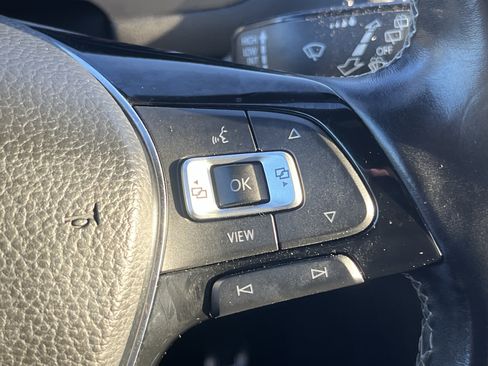Used 2019 Volkswagen Tiguan SEL Premium R-Line FWD image 17