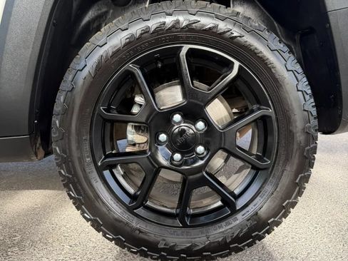 Used 2020 Jeep Renegade Altitude AWD/4WD image 20