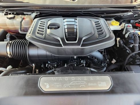 Used 2024 Jeep Grand Wagoneer L Series III AWD/4WD image 32