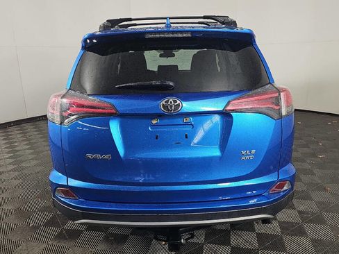 Used 2018 Toyota RAV4 XLE image 4