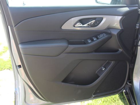 Used 2023 Chevrolet Traverse LT AWD/4WD image 16