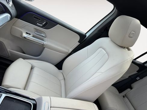 Used 2024 Mercedes-Benz GLB 250 4MATIC image 15