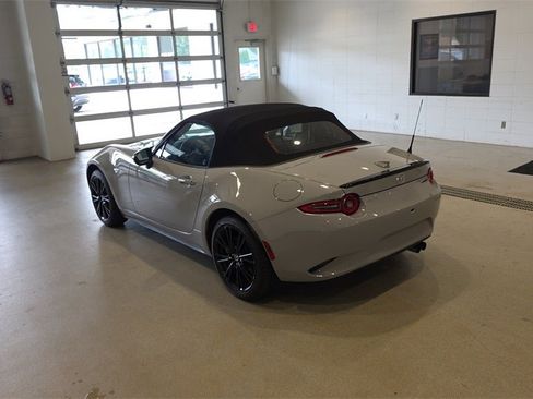 New 2025 MAZDA MX-5 Miata Club image 8