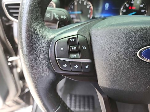 Used 2020 Ford Explorer XLT w/ Equipment Group 202A image 16