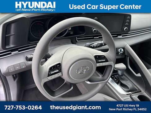 Used 2023 Hyundai Elantra SEL image 10