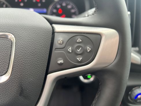 Used 2023 GMC Terrain SLT image 20