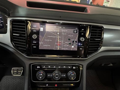 Used 2020 Volkswagen Atlas Cross Sport SEL R-Line image 15