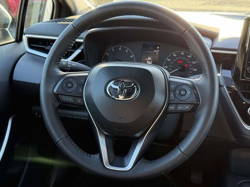 Used 2025 Toyota Corolla SE image 9