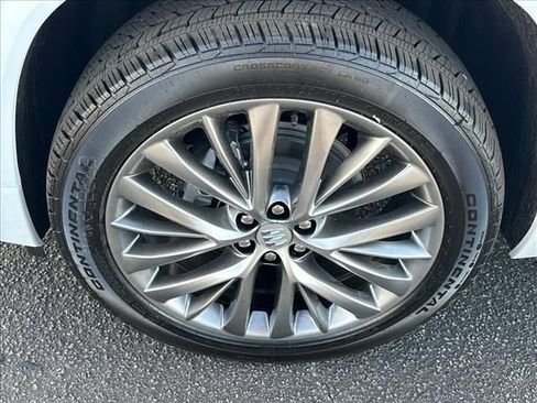 New 2026 Buick Enclave Avenir w/ Super Cruise Package AWD/4WD image 15