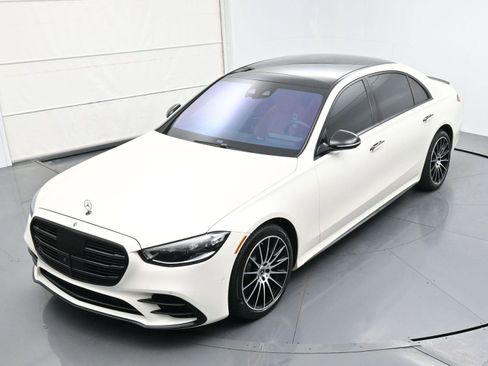 Used 2022 Mercedes-Benz S 580 4MATIC Sedan w/ AMG Line Package image 46