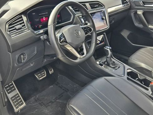 Used 2023 Volkswagen Tiguan SE R-Line image 11