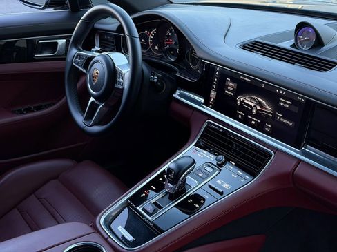 Used 2018 Porsche Panamera 4S image 36