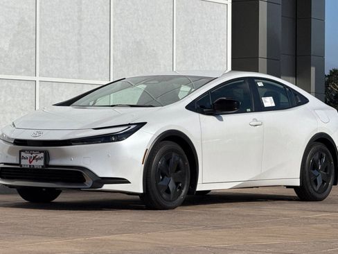 New 2026 Toyota Prius Plug-In Hybrid FWD image 8
