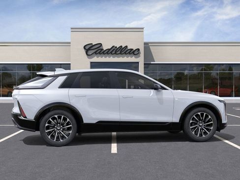 New 2026 Cadillac Lyriq Sport w/ LPO, Floor Liner Package image 29