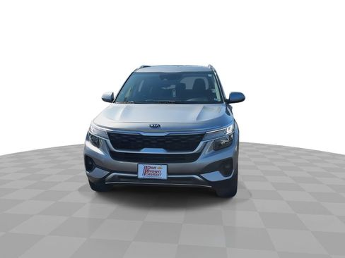 Used 2021 Kia Seltos EX image 3