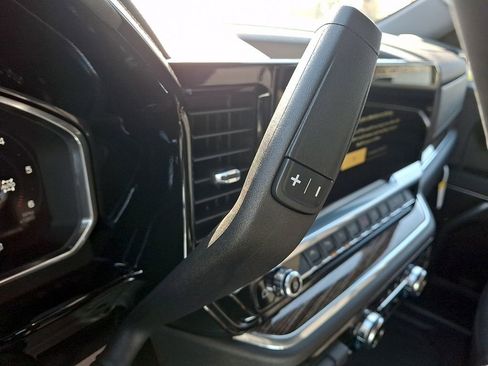 New 2026 GMC Sierra 1500 SLE image 10