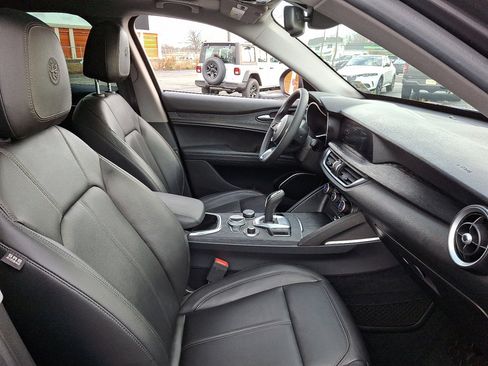 Used 2021 Alfa Romeo Stelvio Sprint w/ Sun & Sound Package image 12