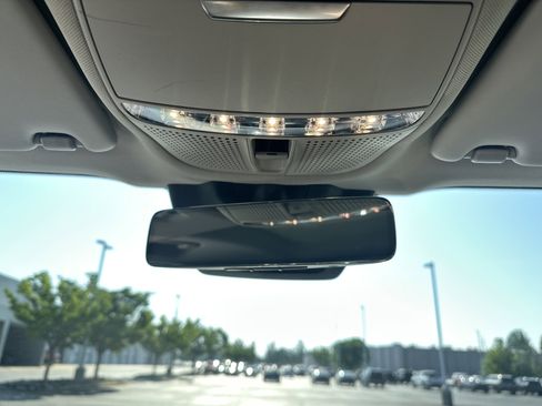 Used 2021 Mercedes-Benz GLC 300 4MATIC image 27