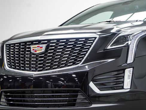 Used 2025 Cadillac XT5 Premium Luxury AWD/4WD image 2