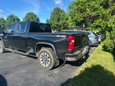 Used 2022 Chevrolet Silverado 2500 Custom AWD/4WD image 5