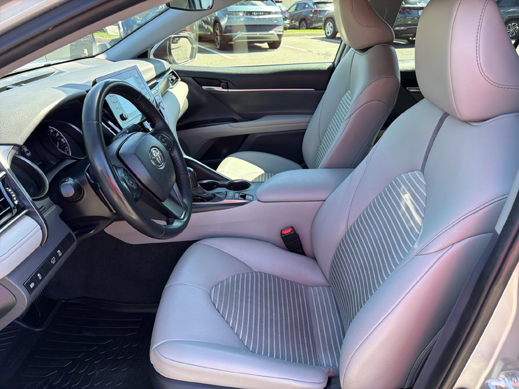 Used 2023 Toyota Camry SE AWD/4WD image 11