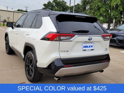 Used 2022 Toyota RAV4 XSE AWD/4WD image 3