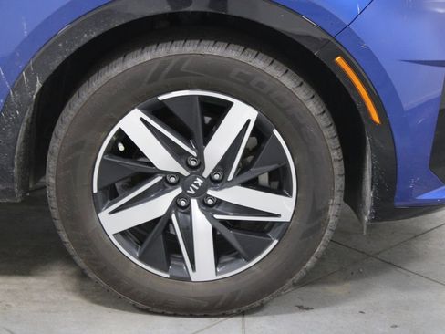 Used 2021 Kia Sorento S w/ Panoramic Sunroof Package FWD image 12