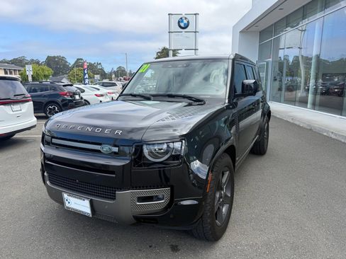 Used 2021 Land Rover Defender 110 X-Dynamic SE AWD/4WD image 2