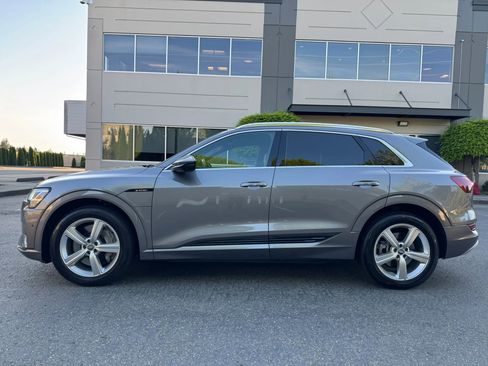 Used 2019 Audi e-tron Premium Plus w/ Towing Package AWD/4WD image 6