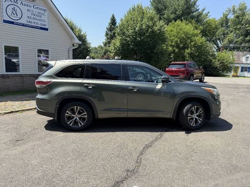 Used 2016 Toyota Highlander XLE AWD/4WD image 8
