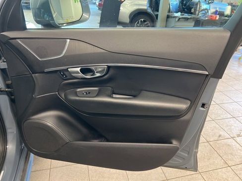 Used 2020 Volvo XC90 T5 Momentum image 14