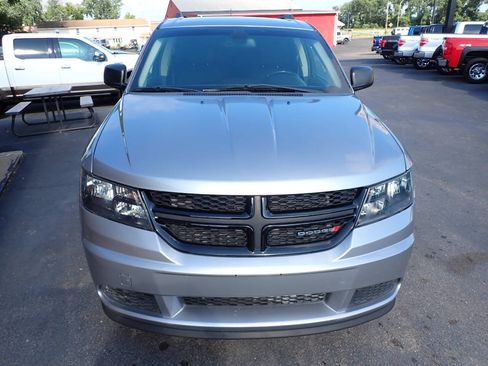 Used 2018 Dodge Journey SE w/ Popular Equipment Group FWD image 2