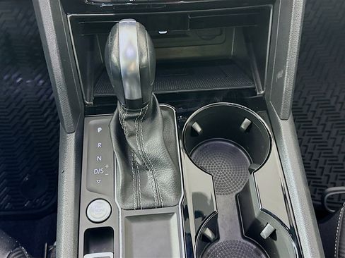 Used 2023 Volkswagen Atlas Cross Sport SE image 24