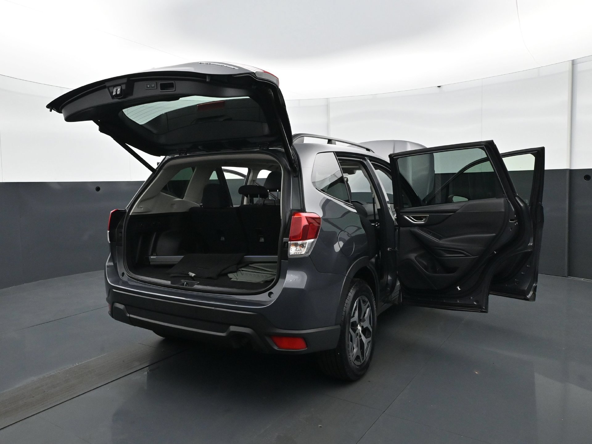 Used 2021 Subaru Forester Premium AWD/4WD image 35