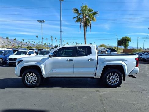 Used 2024 Toyota Tacoma Limited w/ Limited Package (LT) image 12