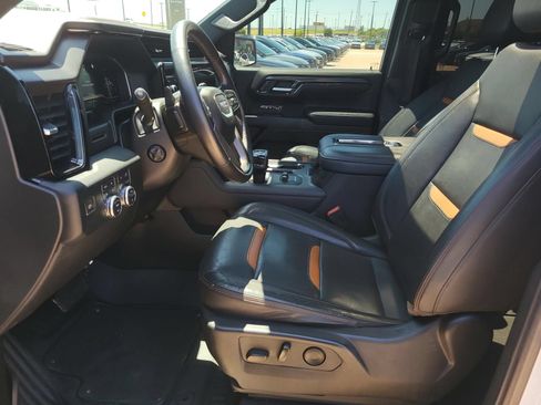 Used 2022 GMC Sierra 1500 AT4 w/ AT4 Premium Package AWD/4WD image 18
