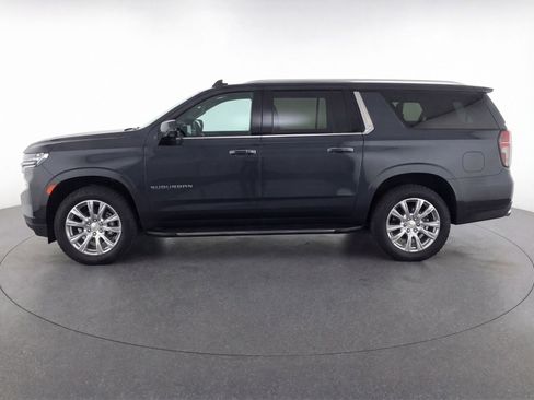 Used 2023 Chevrolet Suburban Premier image 5