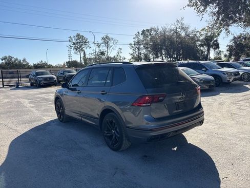 Used 2023 Volkswagen Tiguan SE R-Line image 3