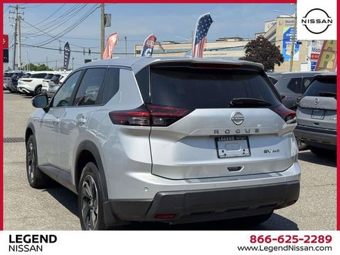 Used 2024 Nissan Rogue SV AWD/4WD image 7