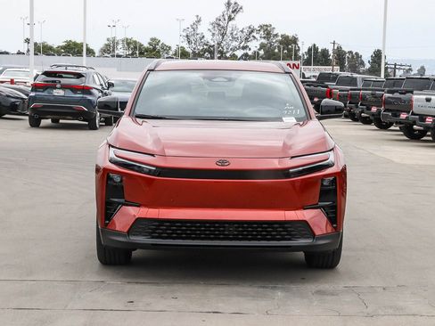 New 2026 Toyota C-HR AWD/4WD image 2