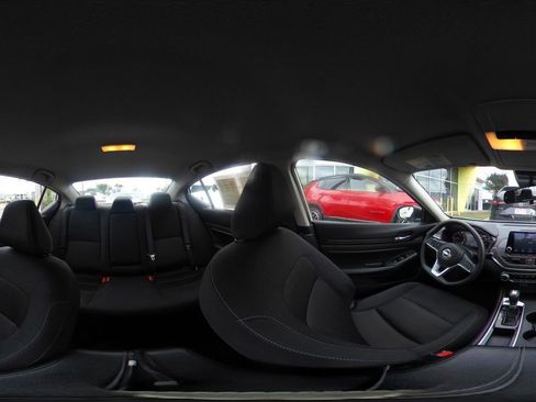 Used 2025 Nissan Altima 2.5 SV image 42