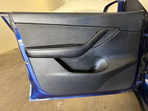 Used 2020 Tesla Model Y Long Range AWD/4WD image 30