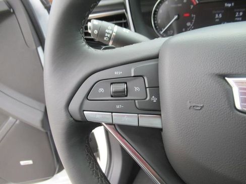 New 2025 Cadillac XT6 Luxury image 17