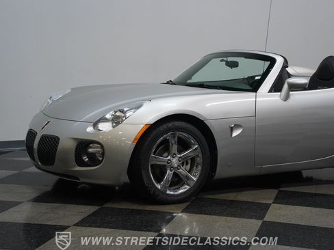 Used 2007 Pontiac Solstice GXP w/ Premium Package RWD image 19