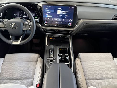 Certified 2026 Lexus TX 550h AWD Plug-In Hybrid w/ Technology Package image 17