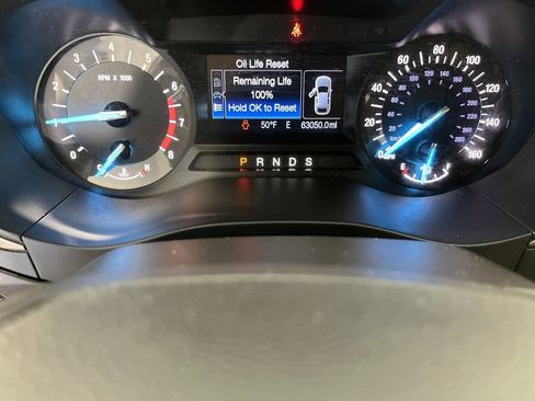 Used 2016 Ford Fusion SE w/ Equipment Group 202A image 15