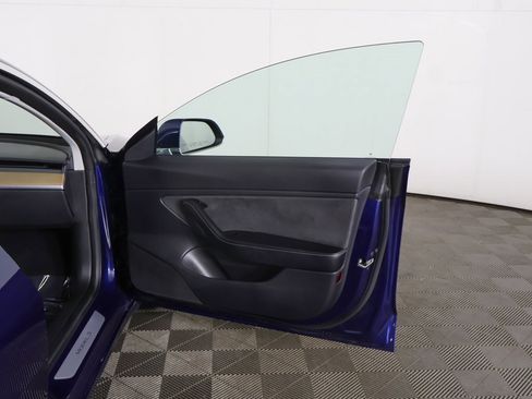 Used 2018 Tesla Model 3 Long Range image 19