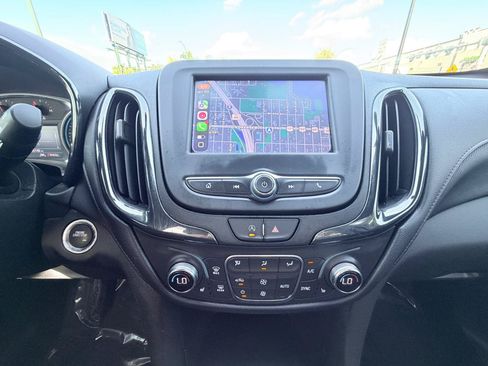 Used 2024 Chevrolet Equinox RS FWD image 19