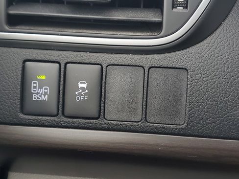 Used 2015 Toyota Camry XLE image 24